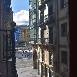 Familias Y Grupos - Muy Buena Ubicacion - , Bilbao España